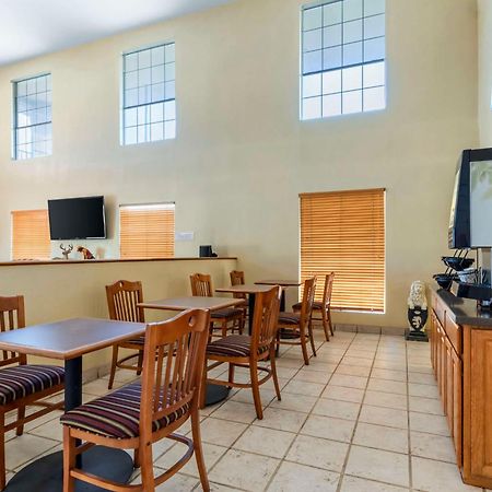Best Western Executive Inn Hallettsville Εξωτερικό φωτογραφία