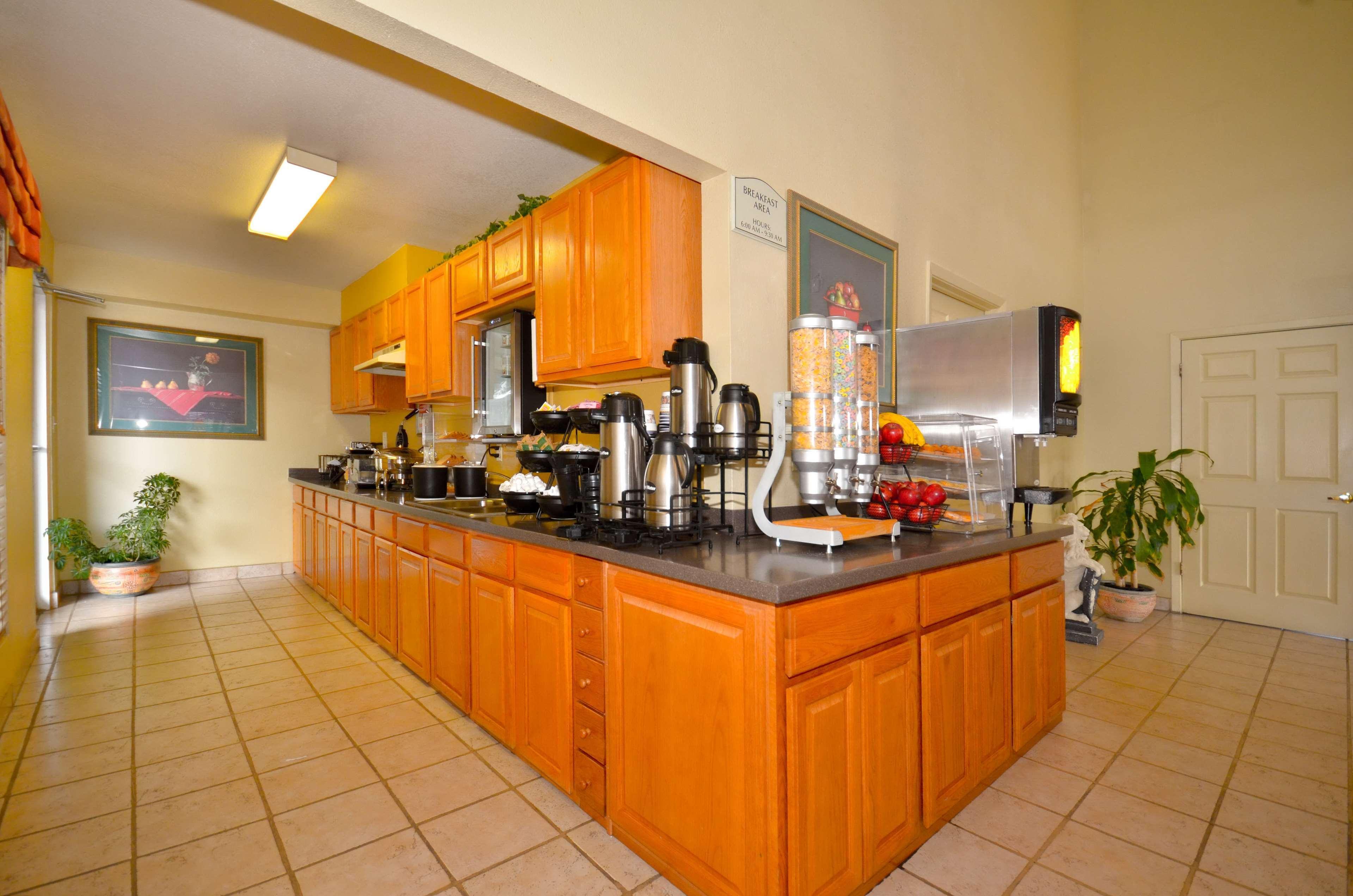 Best Western Executive Inn Hallettsville Εξωτερικό φωτογραφία