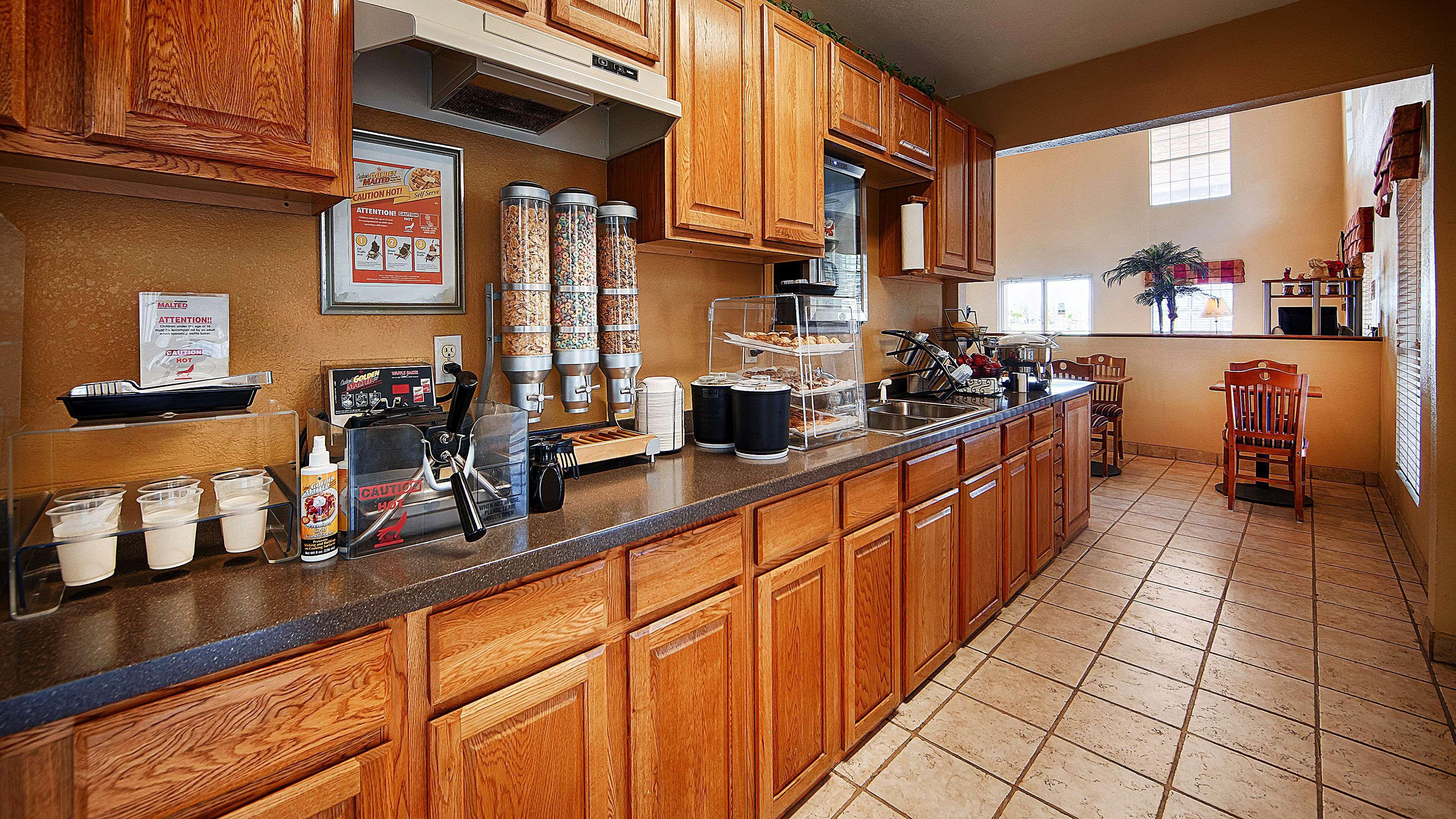 Best Western Executive Inn Hallettsville Εξωτερικό φωτογραφία