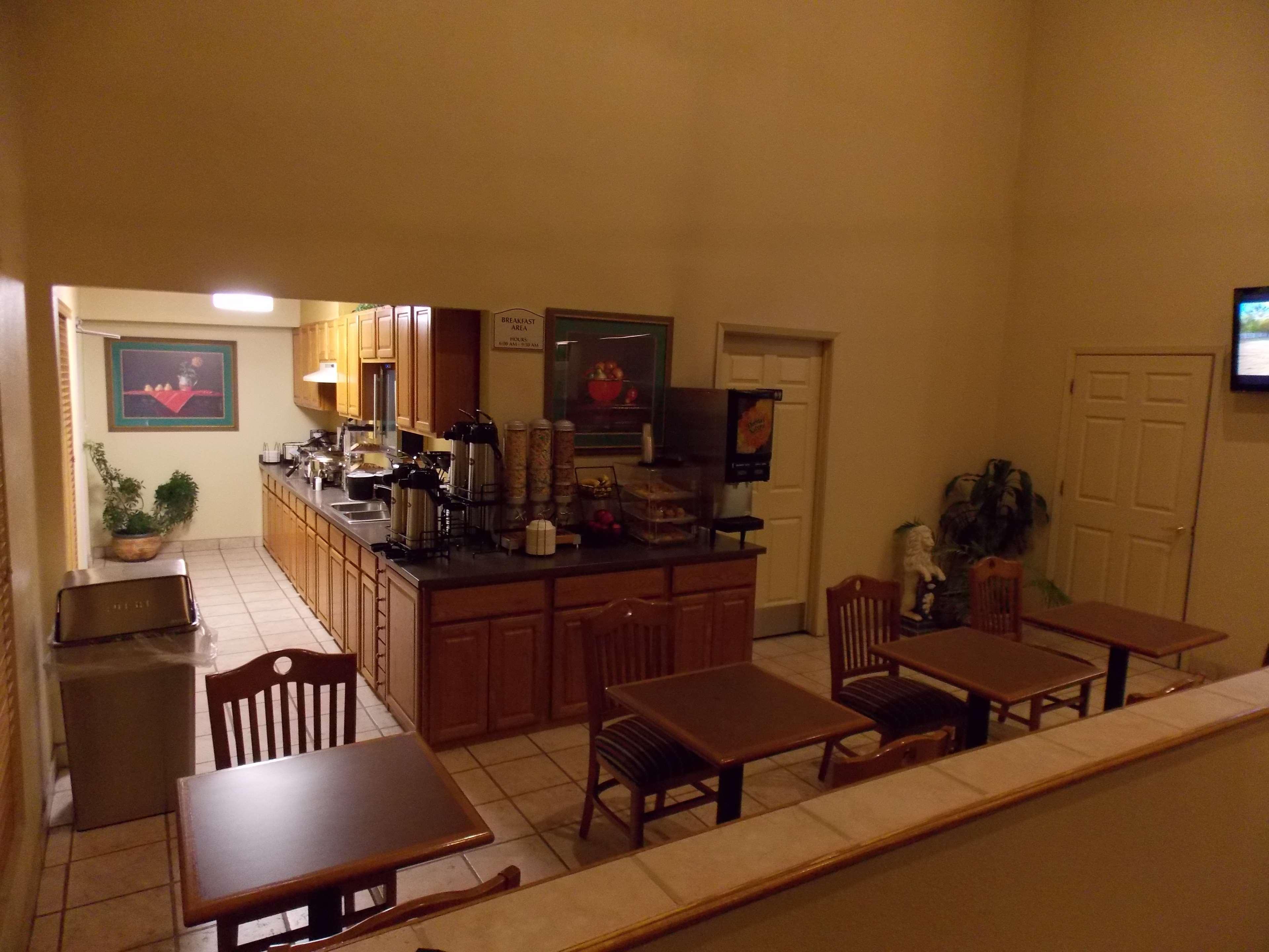 Best Western Executive Inn Hallettsville Εξωτερικό φωτογραφία