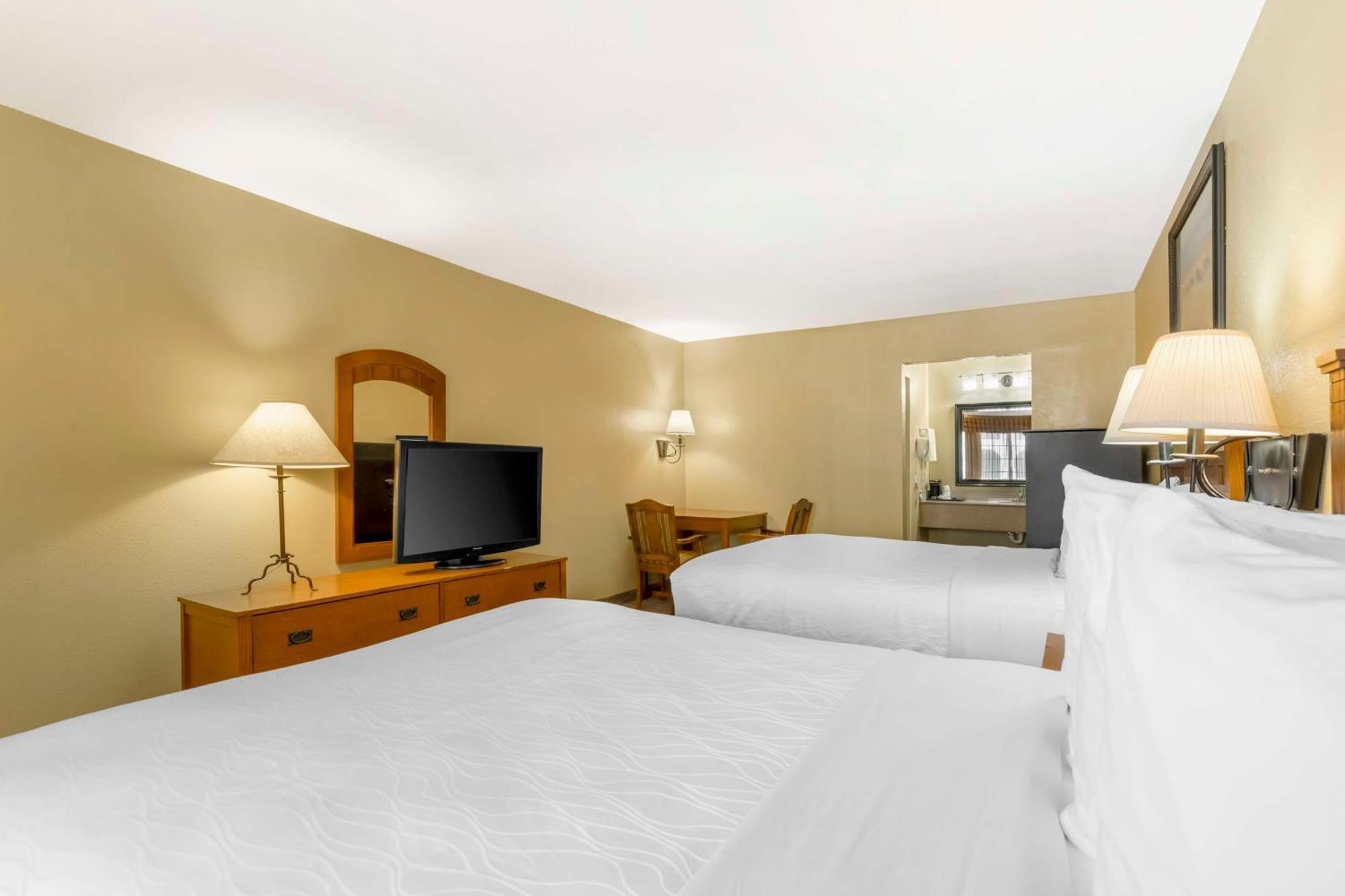 Best Western Executive Inn Hallettsville Εξωτερικό φωτογραφία