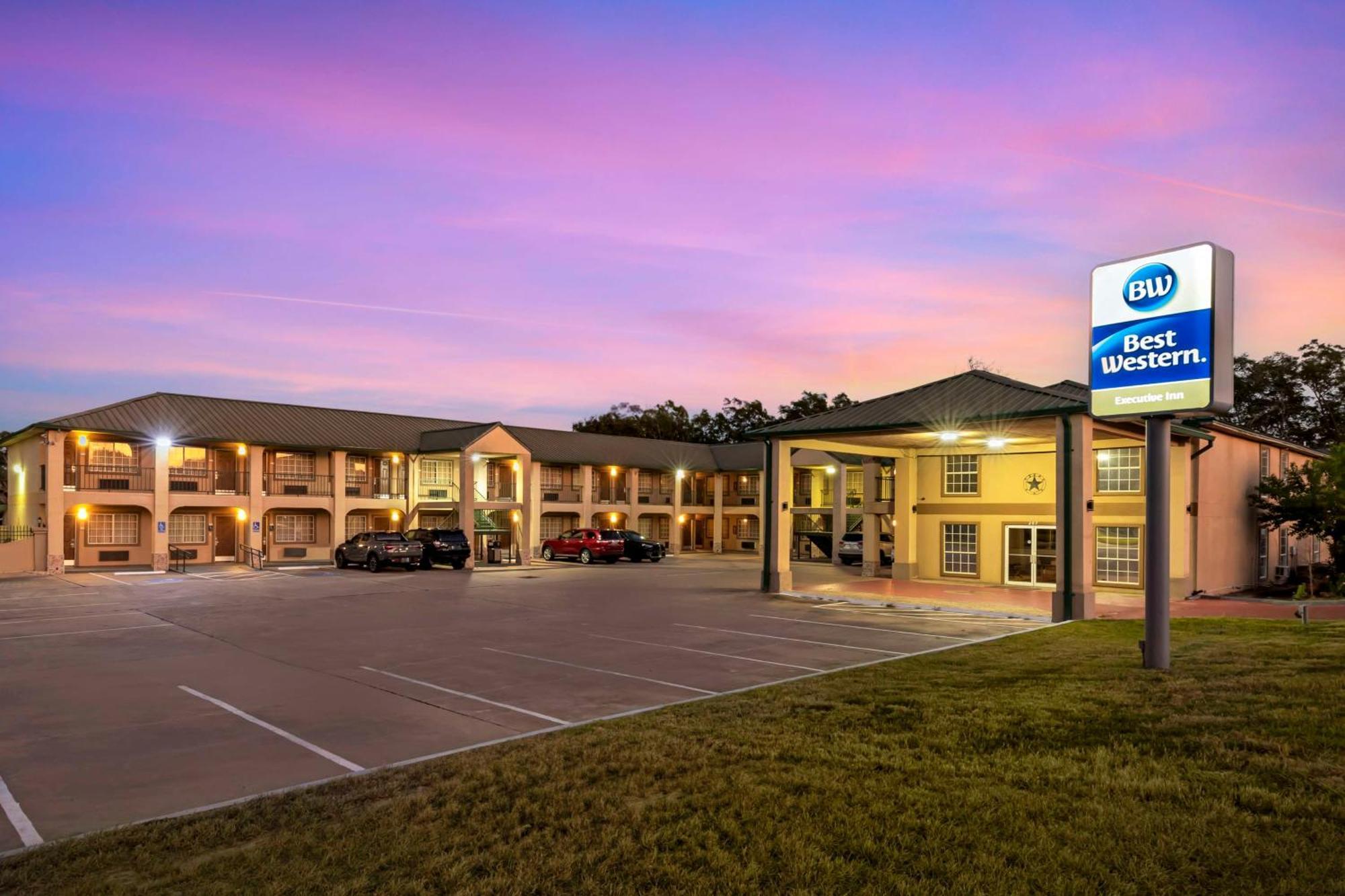 Best Western Executive Inn Hallettsville Εξωτερικό φωτογραφία